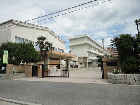 Primary school. 1188m to Gion elementary school