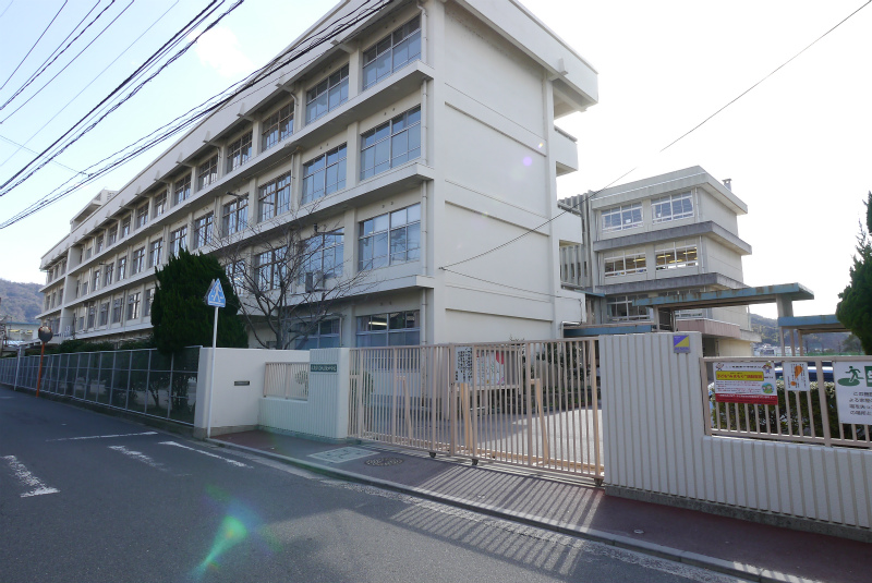 Junior high school. 790m to Gion east junior high school (junior high school)