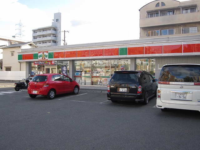 Convenience store. Thanks Hiroshima Midorii store up (convenience store) 170m