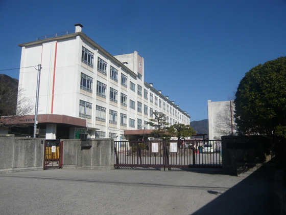 Primary school. Bairin up to elementary school (elementary school) 223m