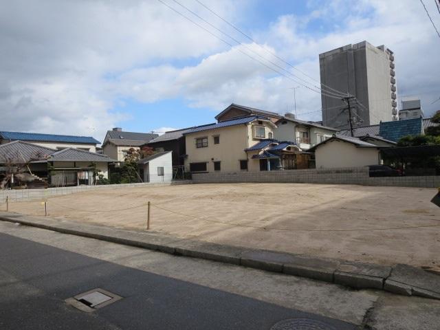 Local photos, including front road. Local (11 May 2013) Shooting New construction all two-compartment Land sell 3 compartment