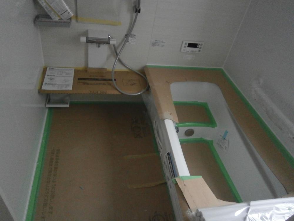 Bathroom. Indoor (10 May 2013) Shooting