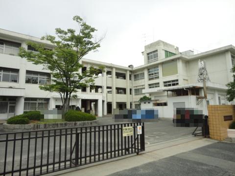 Primary school. Nagatsukanishi until elementary school 1115m