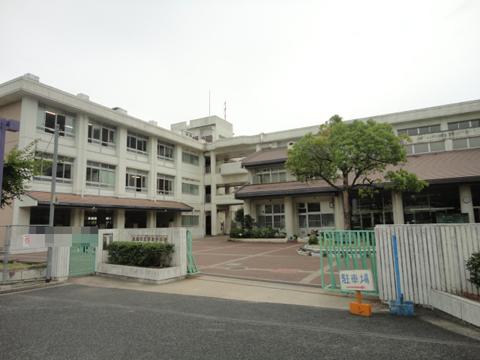 Junior high school. Natsuka 623m until junior high school