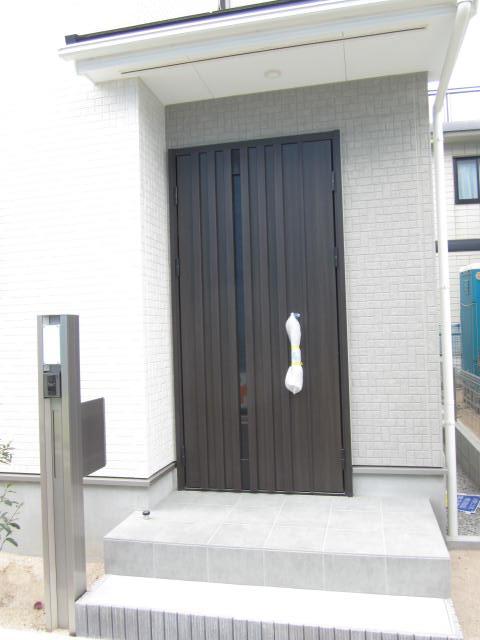 Entrance. Local (August 2013) Shooting