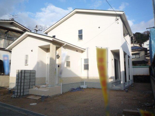 Local appearance photo.   A quiet residential area