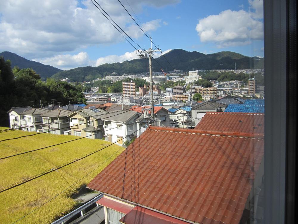 View photos from the dwelling unit. View from the site (October 2013) Shooting