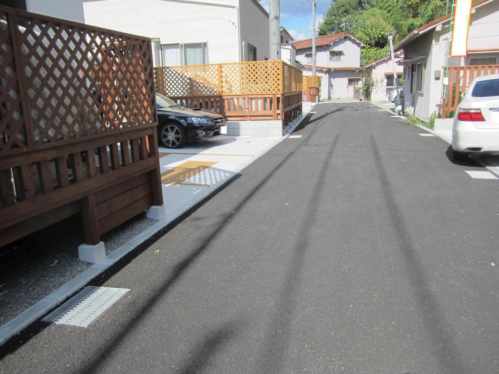 Local photos, including front road. Local (10 May 2013) Shooting