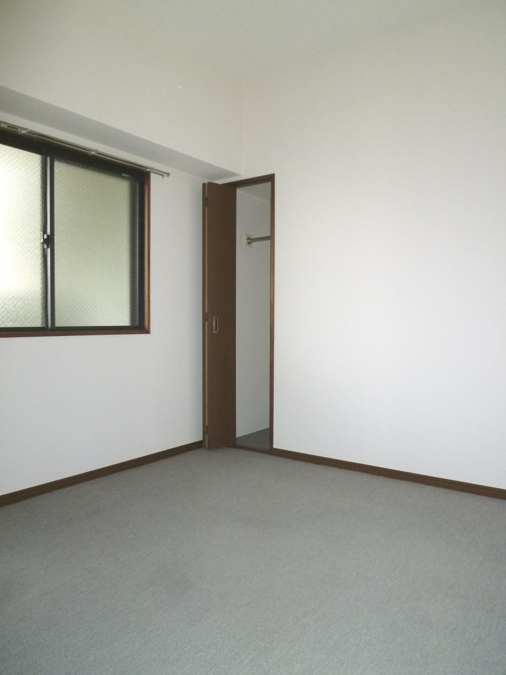 Non-living room. Western 5.3 Pledge