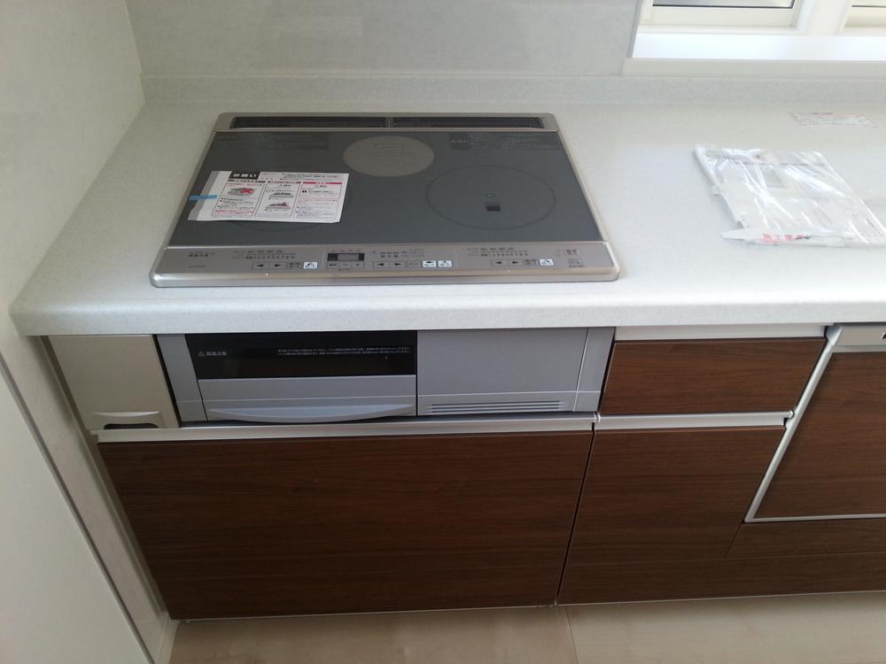 Kitchen. Indoor (11 May 2013) Shooting