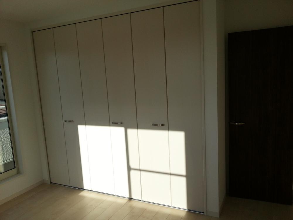 Receipt. Spacious storage! 