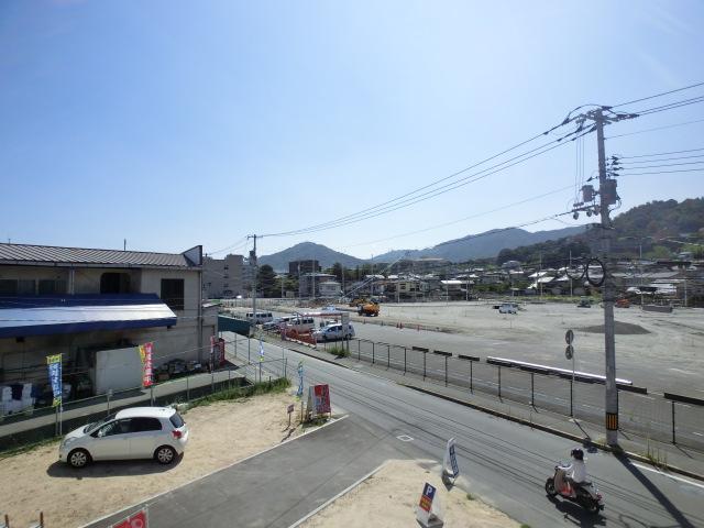 View photos from the dwelling unit. View from the local site (August 2013) Shooting