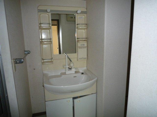 Wash basin, toilet