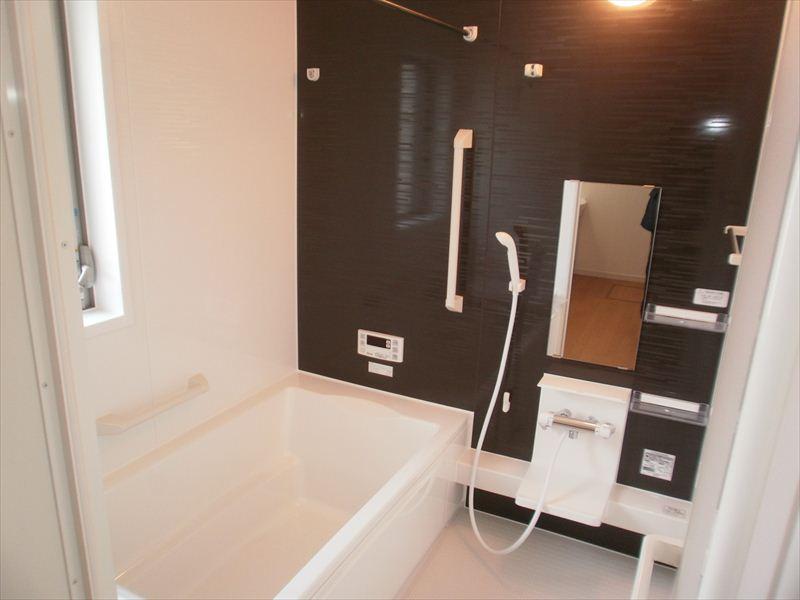 Same specifications photo (bathroom)