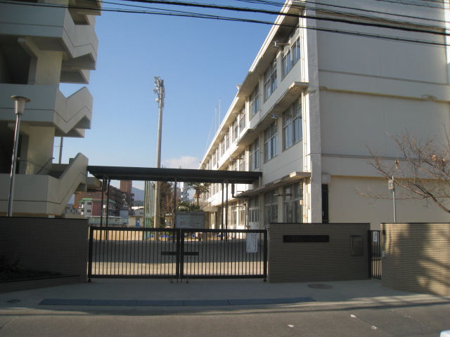 Primary school. 1193m to Hiroshima Tachikawa in the elementary school (elementary school)
