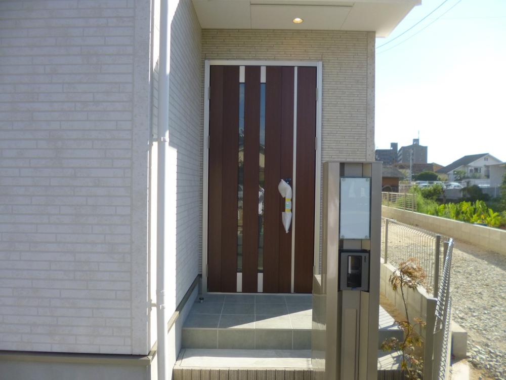 Entrance. (September 2013) Shooting