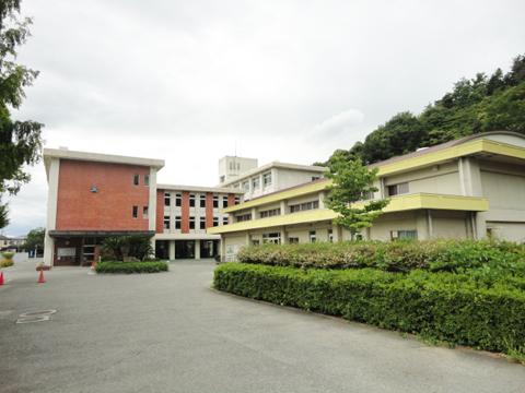 Junior high school. Takatorikita 1259m until junior high school
