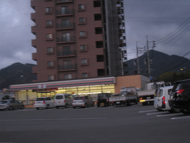 Convenience store. Seven-Eleven Hiroshima Sendai 2-chome up (convenience store) 858m