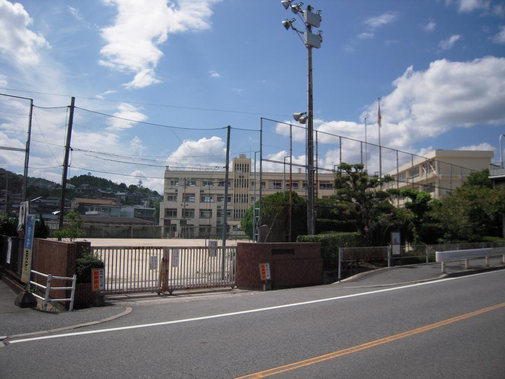 Primary school. 1244m to Hiroshima Municipal depreciation Elementary School