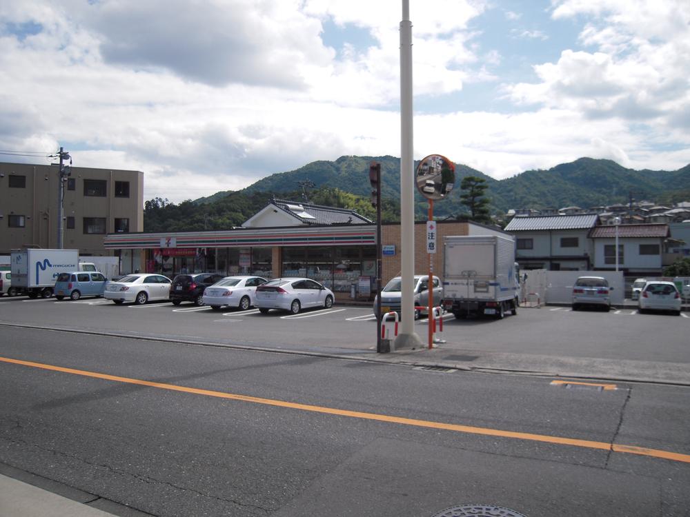 Convenience store. 1346m until the Seven-Eleven Hiroshima Takatorikita shop