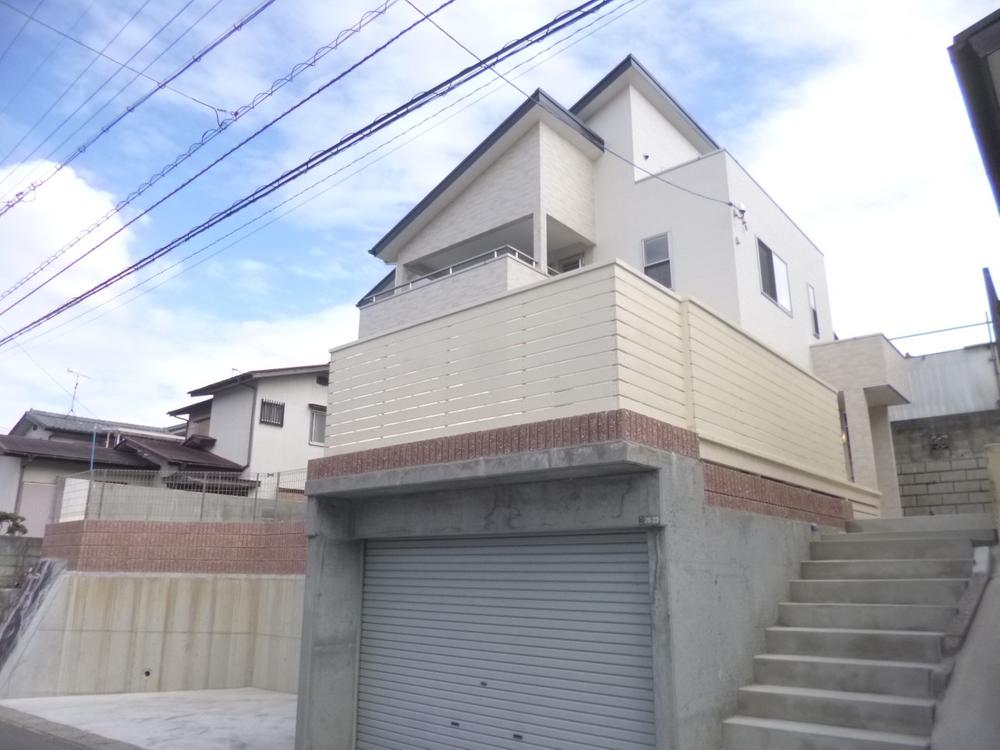 Local appearance photo. Local (10 May 2013) Shooting