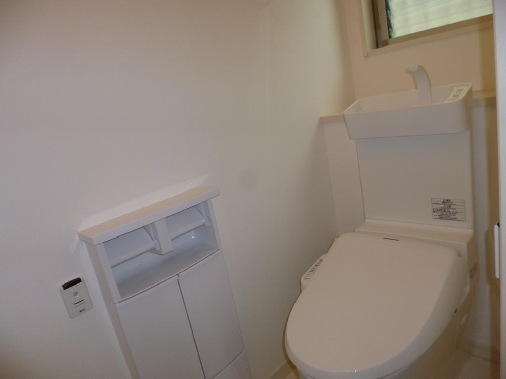 Toilet. (October 2013) Shooting