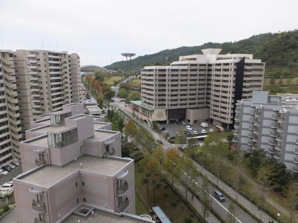 View photos from the dwelling unit. View from the site (December 2013) Shooting