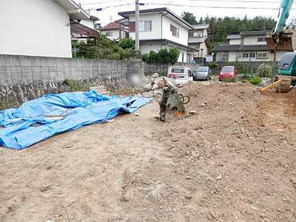 Local appearance photo. It is a land of under construction