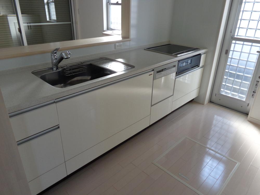 Kitchen. There is under-floor storage.