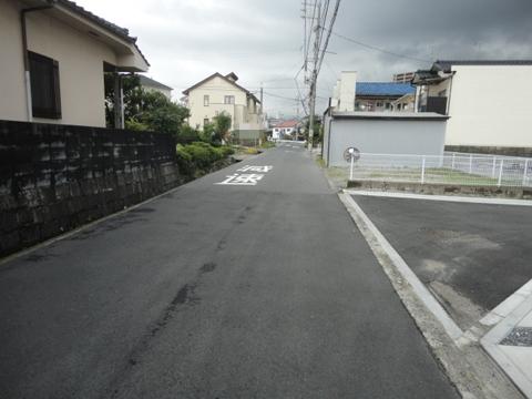 Local photos, including front road. South road