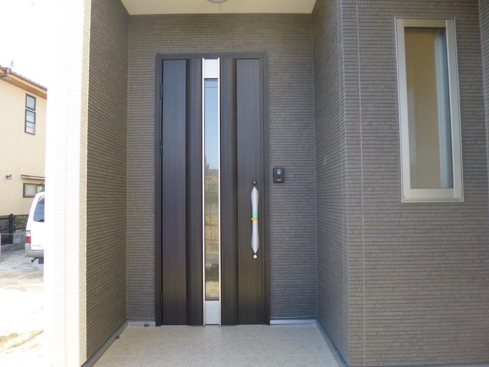 Entrance. (November 2013) Shooting