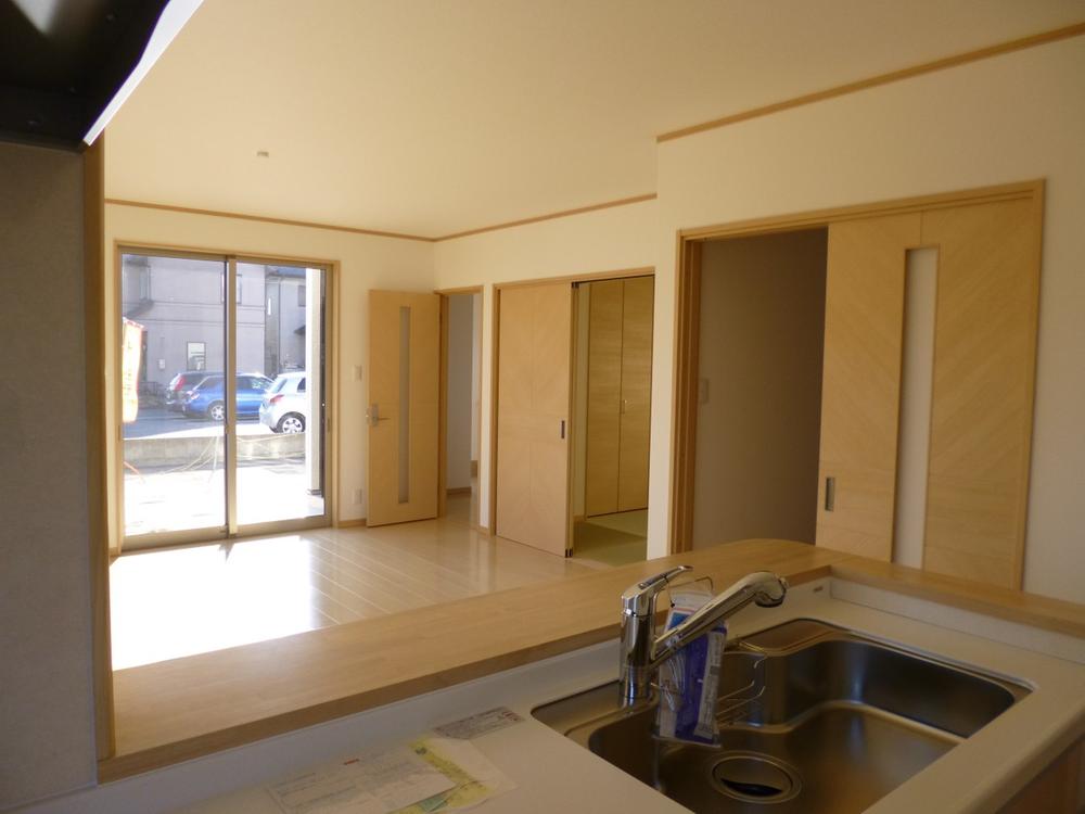 Living. (November 2013) Shooting