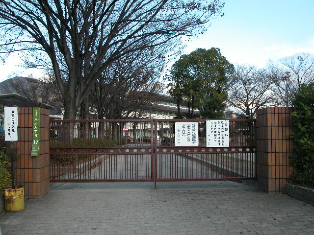 Primary school. 700m to Hiroshima Municipal Yagi Elementary School (elementary school)