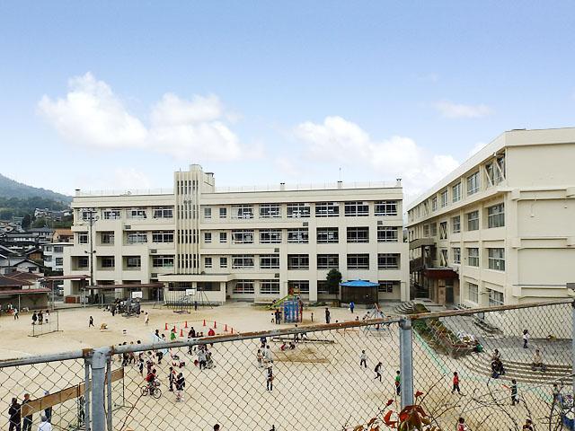Primary school. 1240m to Hiroshima Municipal depreciation Elementary School