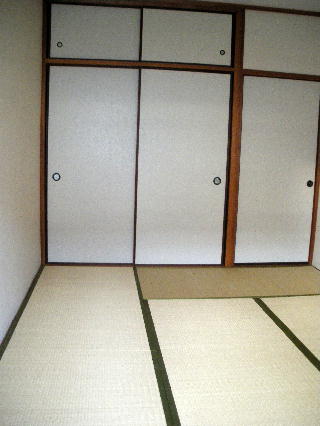 Receipt. Japanese-style room closet