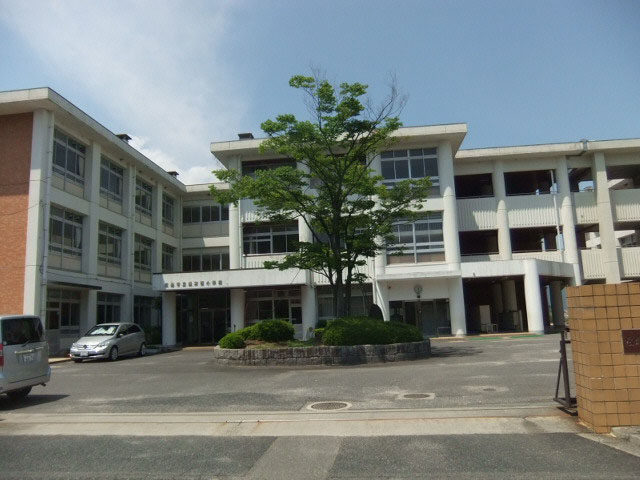 Primary school. Nagatsukanishi up to elementary school (elementary school) 220m