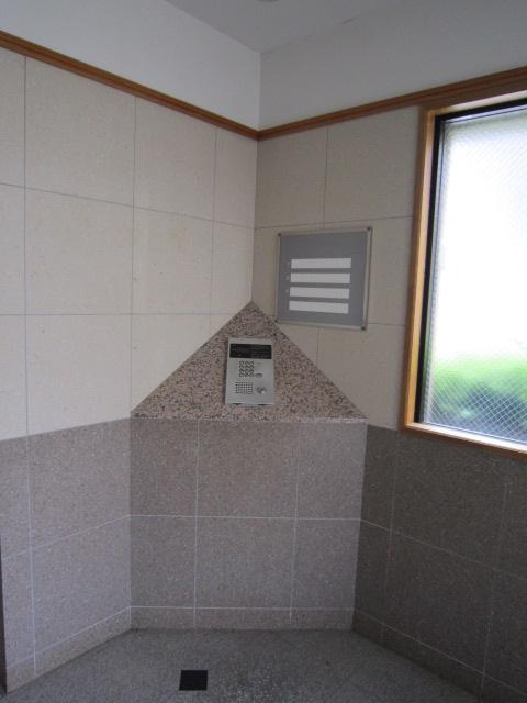 Other common areas. There is auto lock