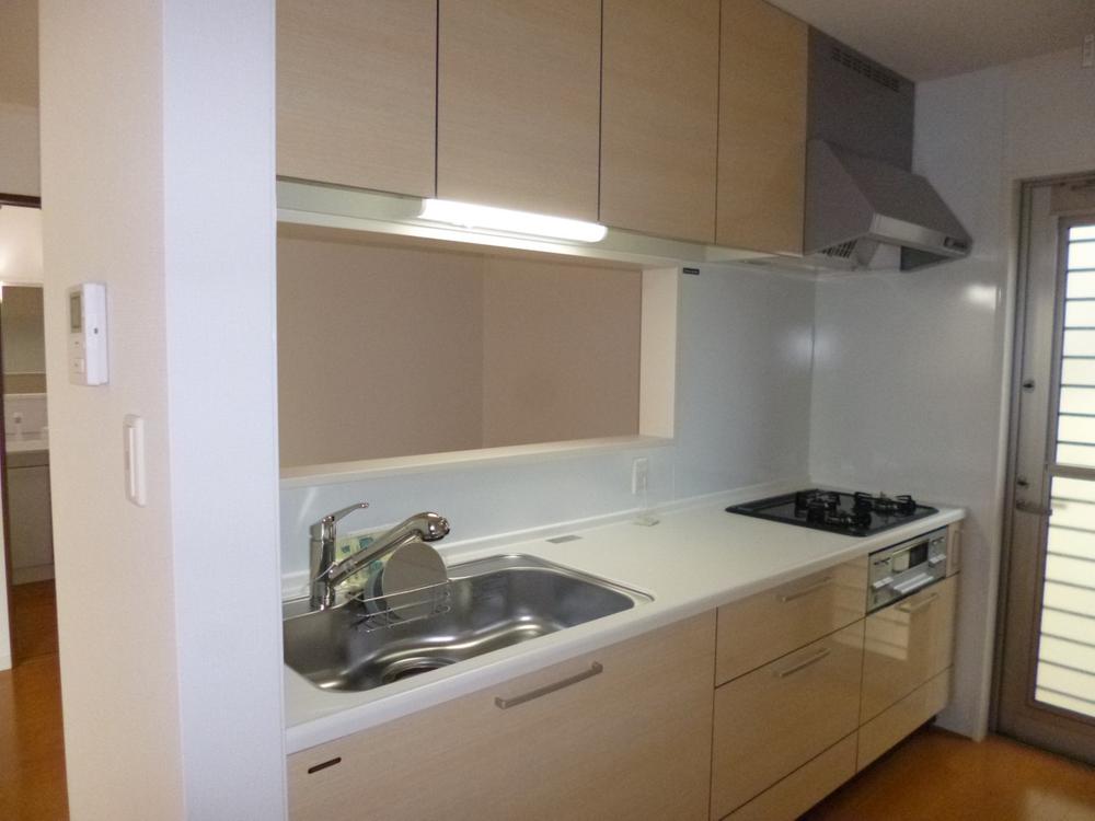 Kitchen. (November 2013) Shooting