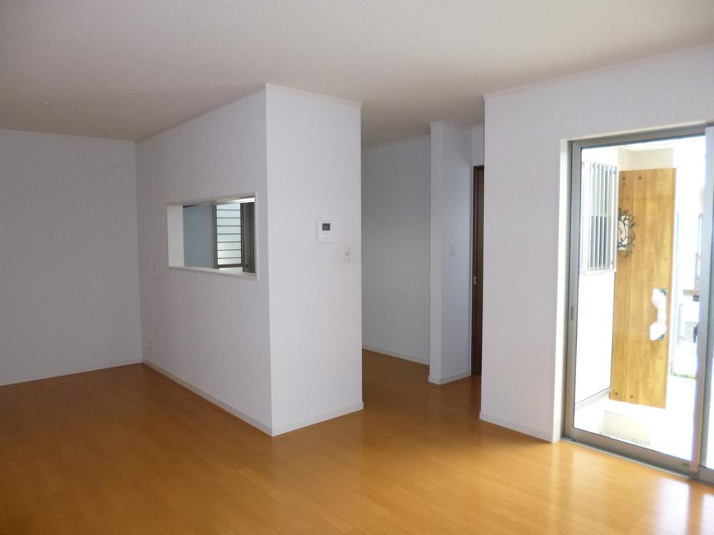 Living. (November 2013) Shooting