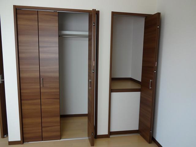 Other introspection. Second floor Western-style housing