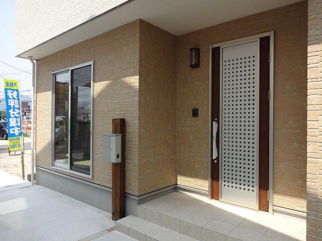 Entrance. Immediately from the car to the door, Also easy travel outing on a rainy day