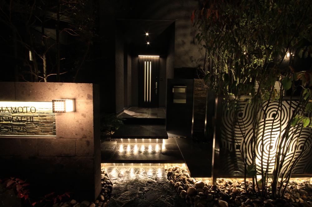 Local appearance photo. Upscale resort and modern house