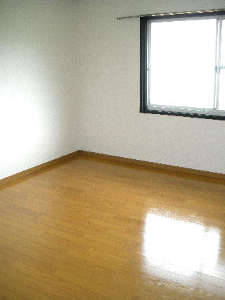 Living and room. 4.5 Hiroshi Flooring
