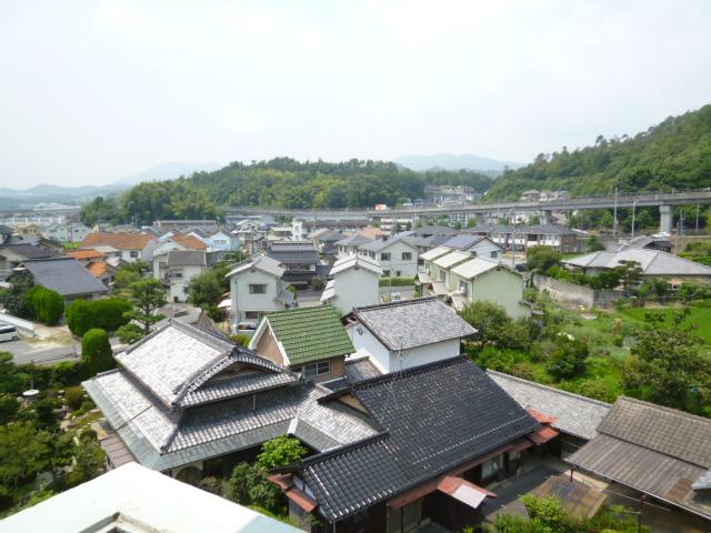 View photos from the dwelling unit. View from the site (July 2013) Shooting