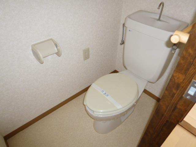 Toilet. Indoor (July 2013) Shooting