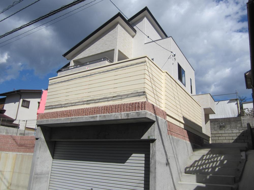 Local appearance photo. Local (10 May 2013) Shooting