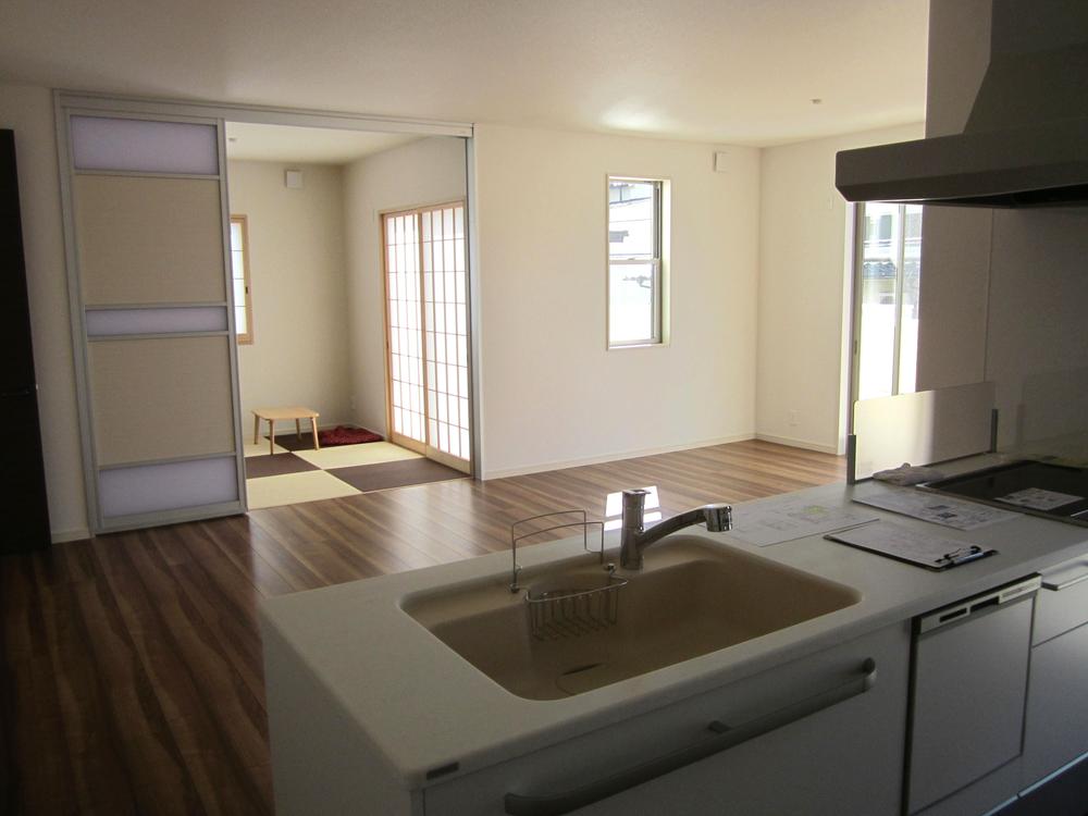 Kitchen. Indoor (10 May 2013) Shooting