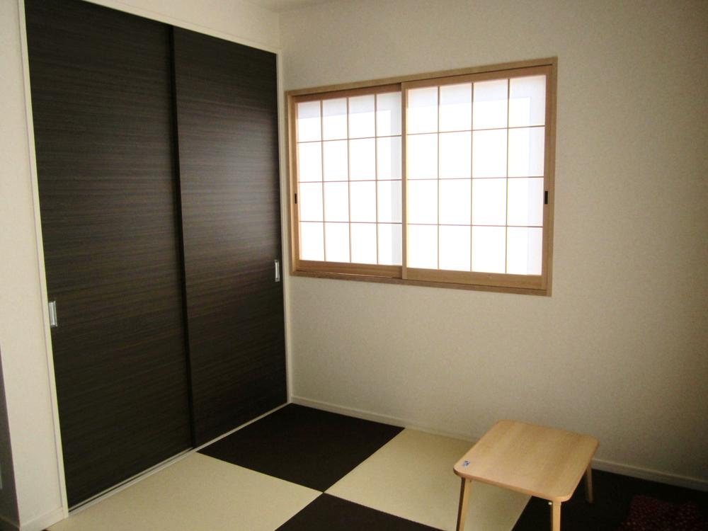 Non-living room. Indoor (10 May 2013) Shooting