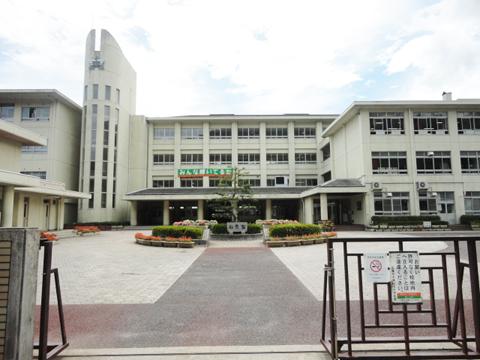 Junior high school. Shiroyama to North Junior High School 2414m