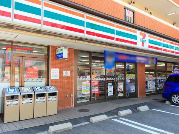 Surrounding environment. Seven-Eleven Hiroshima Gion Sanchome store (2-minute walk / About 100m)